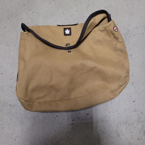 CANADA FIELD PATCH BAG - Picture 4 of 8